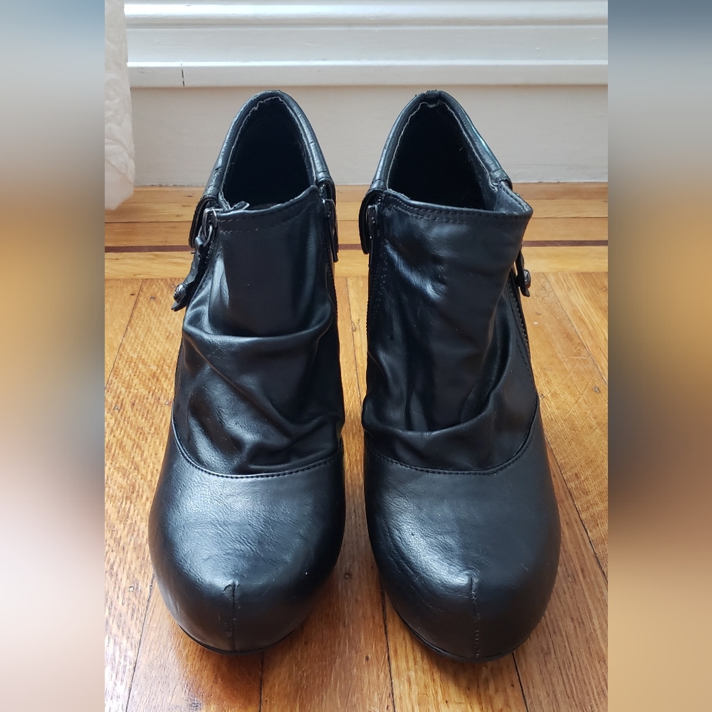 Heels - Picture 2 of 4